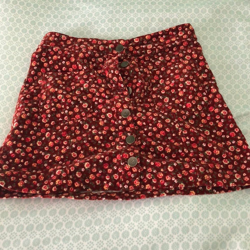 Super cute flowery skirt from forever 21
